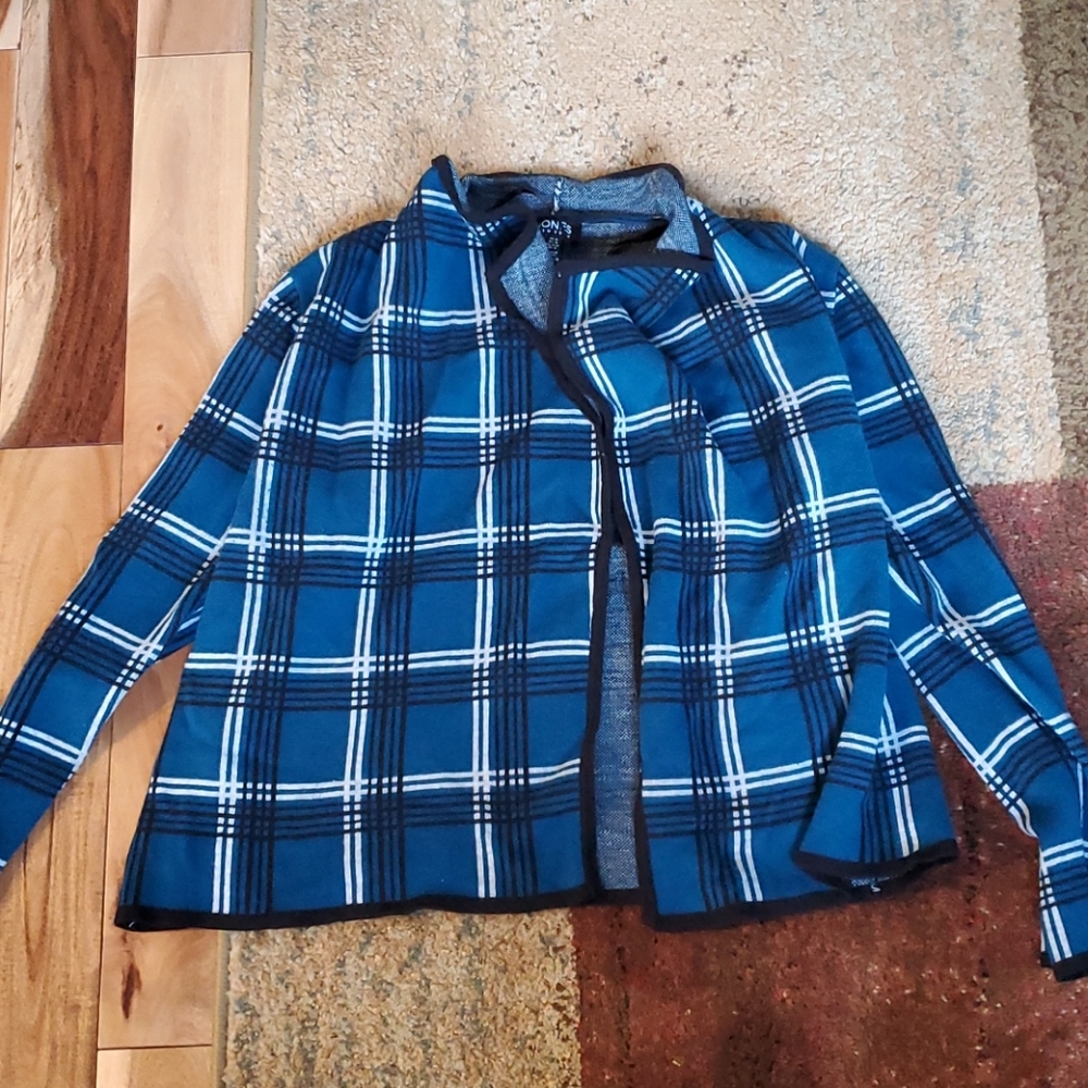 Jones New York women's sweater. Medium